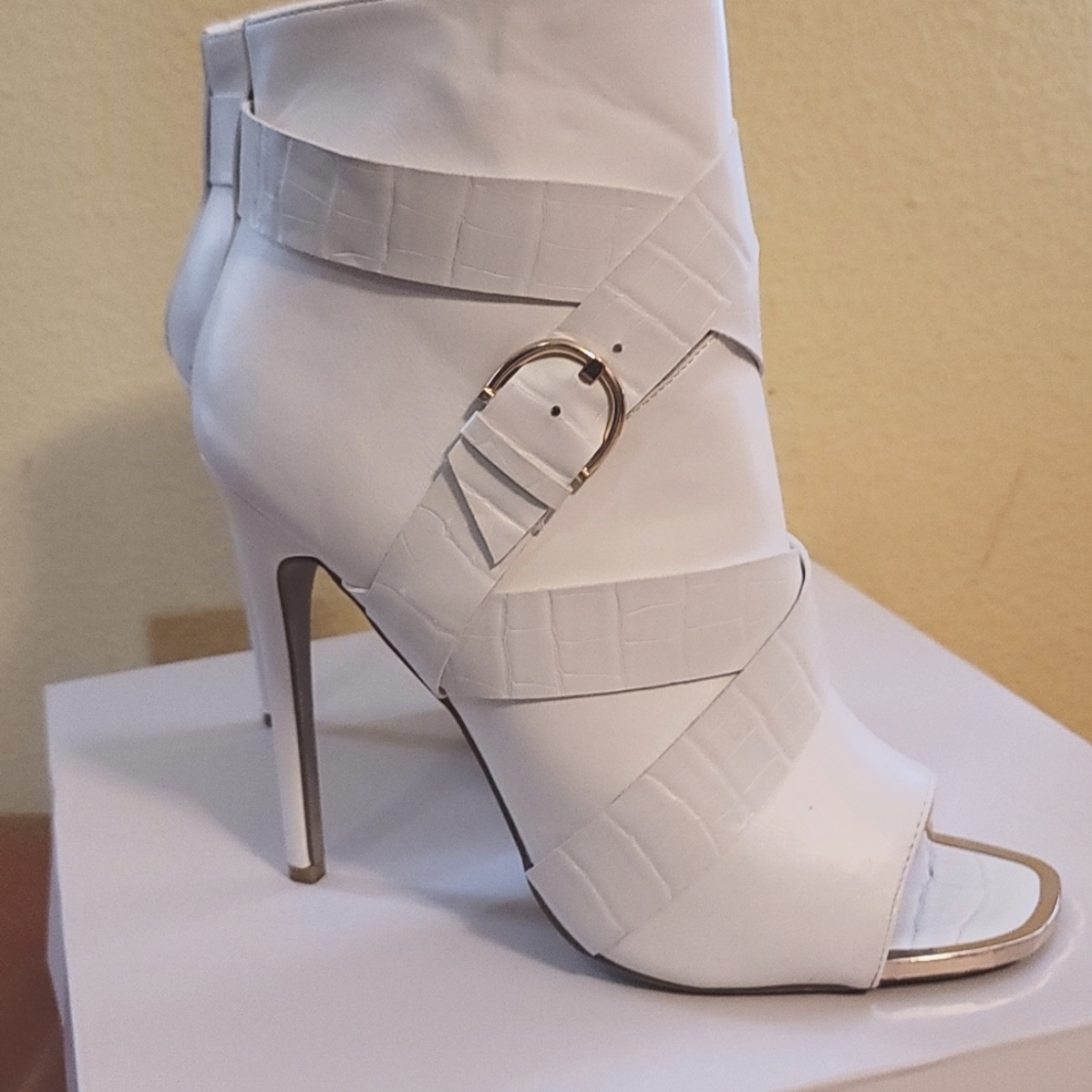 Booties white
